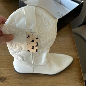 Brand new white boots size 6! Cute with skirts and dresses.
